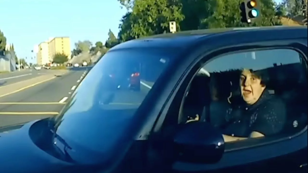 A világ legrosszabb sofőrjei |  A Dashcam meghibásodik
– videó