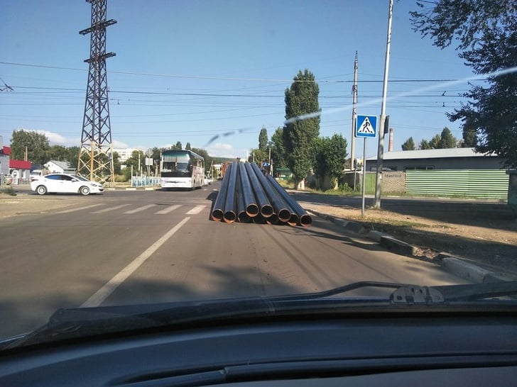 Szabálytalanul előzés közbeni fotó