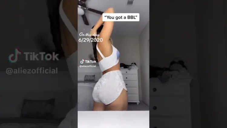 Tiktok Thots fehérben táncol
– videó