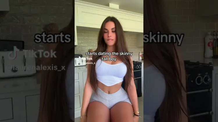 TiktokThot Tight White Tanktopban
– videó