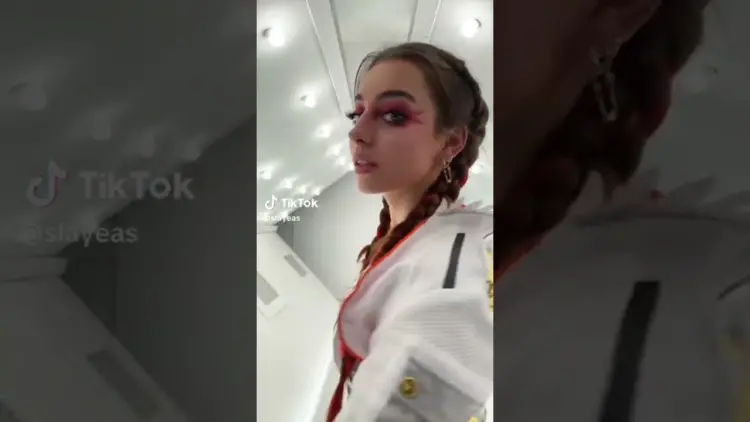 Tiktok Thots Cosplaying Loba Apex Legends
– videó