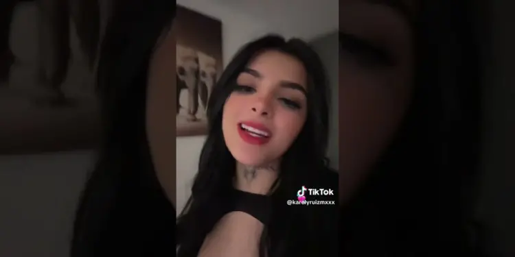 Tiktok Thots fekete ruhában
– videó