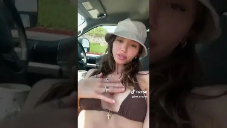 TIKTOK THOT BARNA FÜRDŐRUHÁBAN
– videó