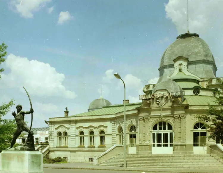 Budapest, Városliget, a Műjégpálya bejárata, 1978.
FŐFOTÓ