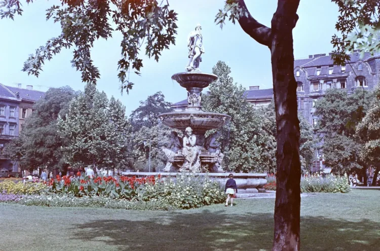 1962. Budapest, Engels tér (Erzsébet tér).
FŐFOTÓ