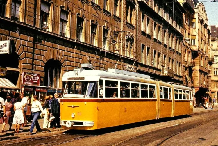 1970-évek. Bp., a 14-es villamos a Visegrádi utcában.