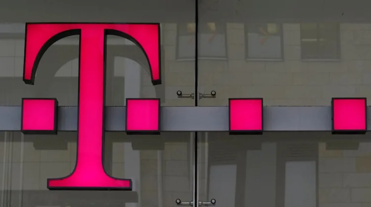 Árat emel a Magyar Telekom, ennyivel növekednek a díjak